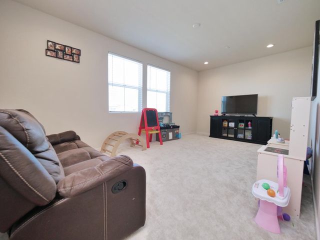 4126 Arjuna Way, Rancho Cordova, CA 95742