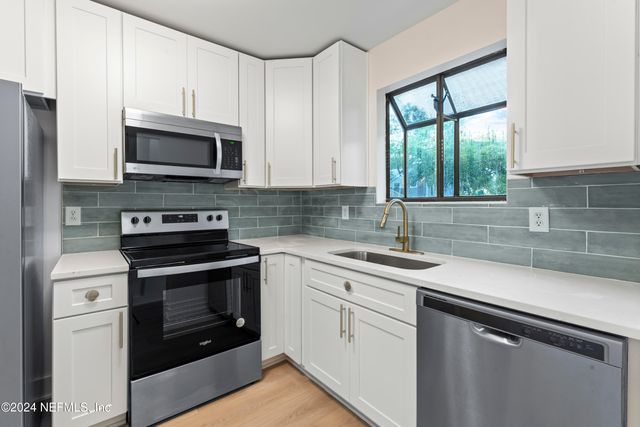 798 MAIN Street, Atlantic Beach, FL 32233