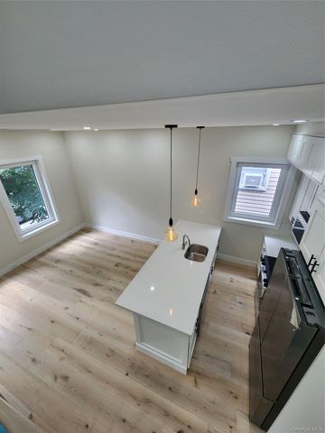 14 Hausman st 2R, Brooklyn, NY 11222