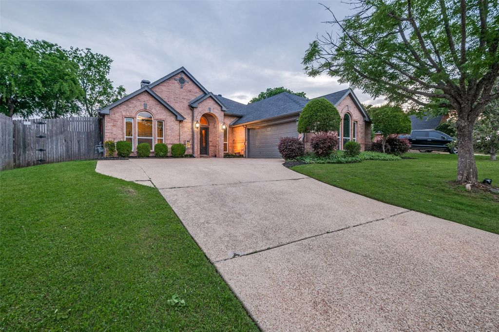 1021 MUIRFIELD Drive, Mansfield, TX 76063