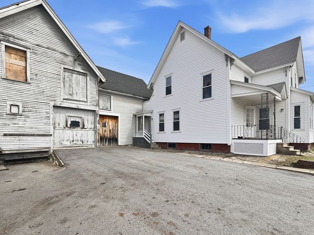 808 Grove St, Manchester, NH 03103