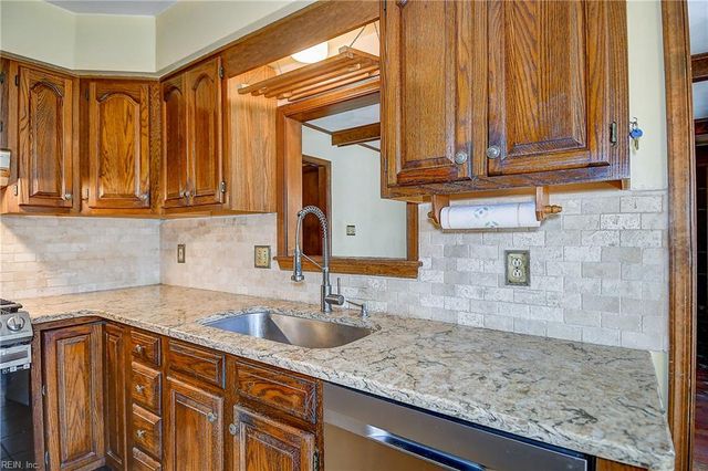 1875 Eastborne DR, Virginia Beach, VA 23454