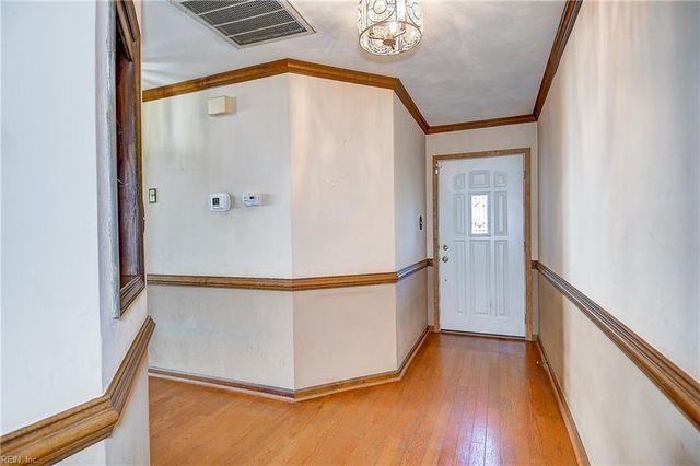 1875 Eastborne DR, Virginia Beach, VA 23454