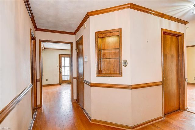 1875 Eastborne DR, Virginia Beach, VA 23454