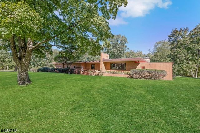 170 Pulis Ave, Franklin Lakes Boro, NJ 07417