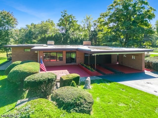 170 Pulis Ave, Franklin Lakes Boro, NJ 07417