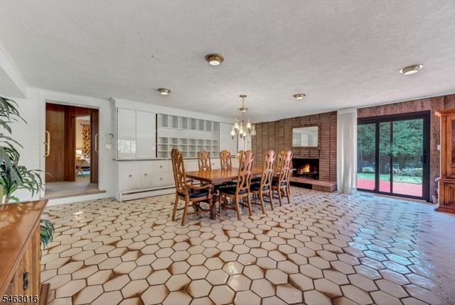 170 Pulis Ave, Franklin Lakes Boro, NJ 07417