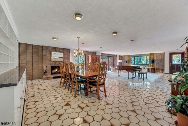 170 Pulis Ave, Franklin Lakes Boro, NJ 07417