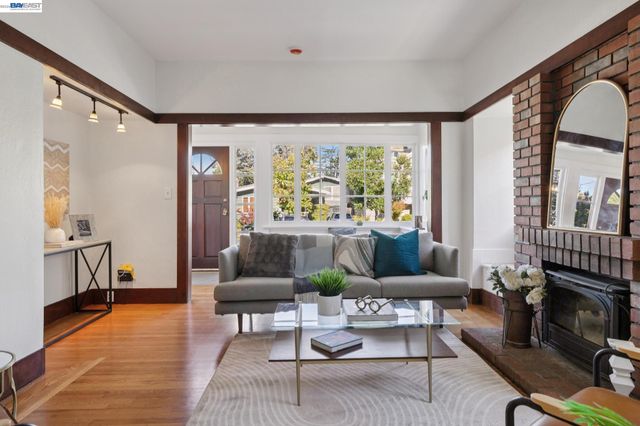 3246 Garfield Ave, Alameda, CA 94501