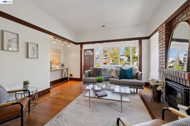 3246 Garfield Ave, Alameda, CA 94501