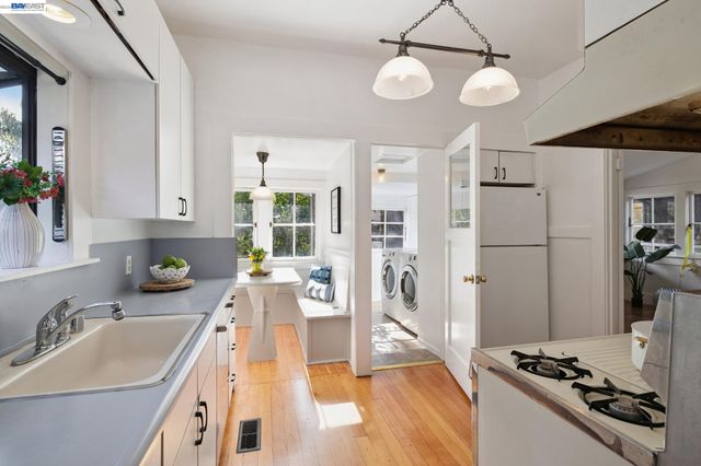 3246 Garfield Ave, Alameda, CA 94501