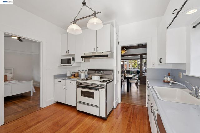 3246 Garfield Ave, Alameda, CA 94501