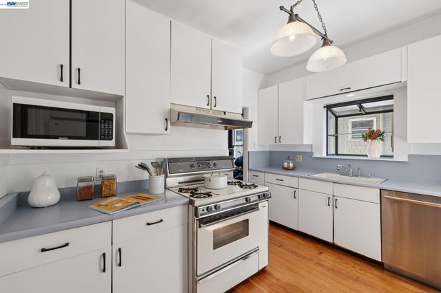 3246 Garfield Ave, Alameda, CA 94501