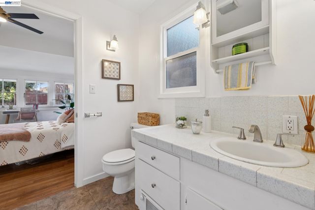 3246 Garfield Ave, Alameda, CA 94501