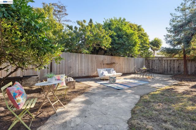 3246 Garfield Ave, Alameda, CA 94501