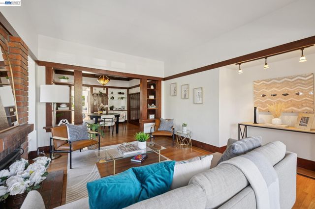 3246 Garfield Ave, Alameda, CA 94501