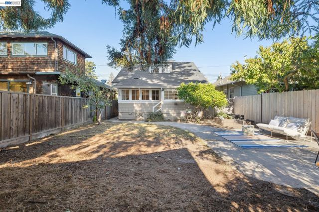 3246 Garfield Ave, Alameda, CA 94501