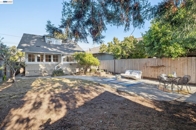 3246 Garfield Ave, Alameda, CA 94501