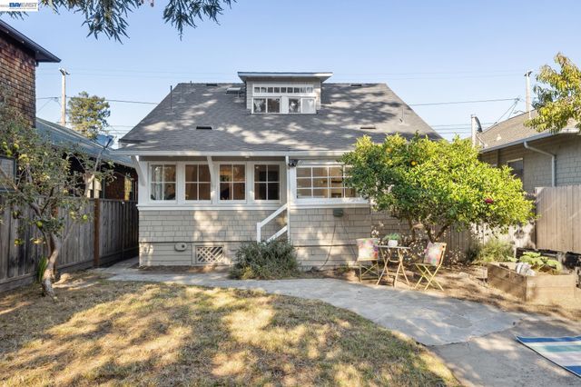 3246 Garfield Ave, Alameda, CA 94501