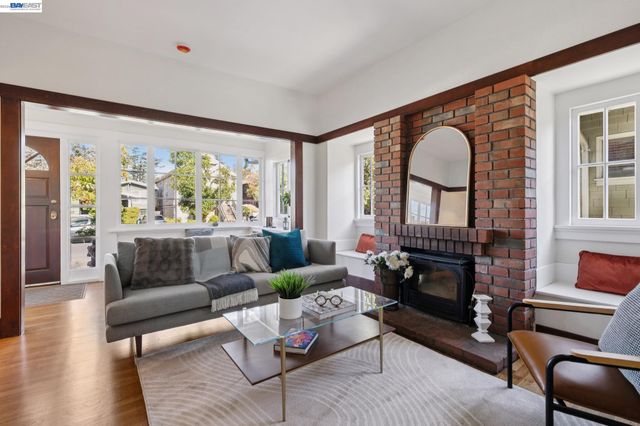 3246 Garfield Ave, Alameda, CA 94501