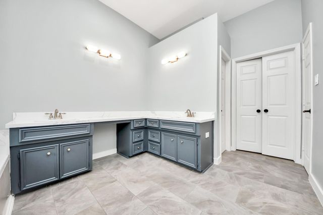 3210 Shadowwalk Drive, Houston, TX 77082