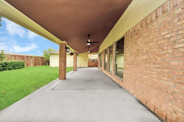 3210 Shadowwalk Drive, Houston, TX 77082
