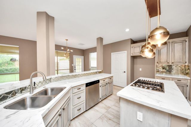 3210 Shadowwalk Drive, Houston, TX 77082