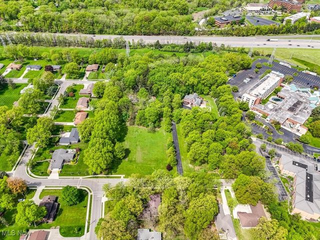 Daisy Boulevard, Independence, OH 44131