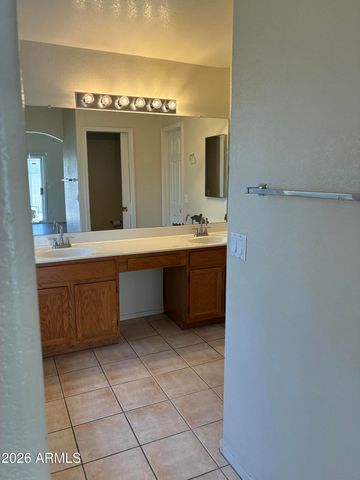 1074 N SAGUARO Street, Chandler, AZ 85224