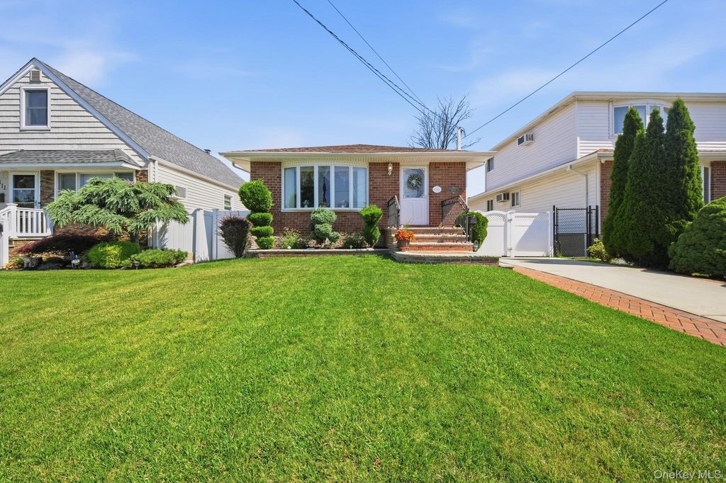 3615 Tonopah Street, Seaford, NY 11783
