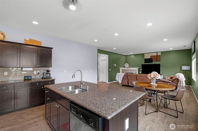 3005 Eagle Loop NE, Lacey, WA 98516