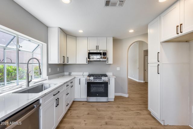 9513 E HERCULES Drive, Sun Lakes, AZ 85248