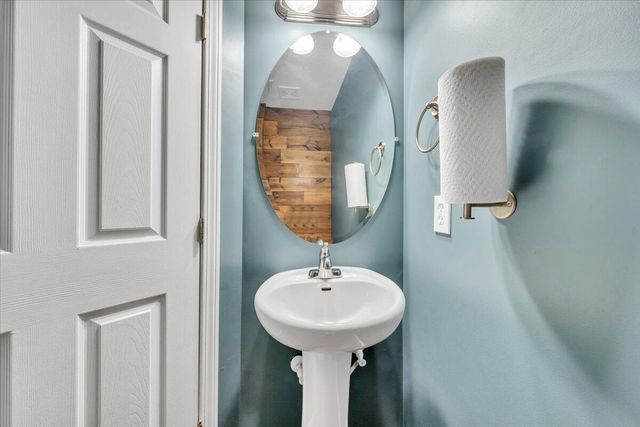 4323 Faircrest LN, Roanoke, VA 24018