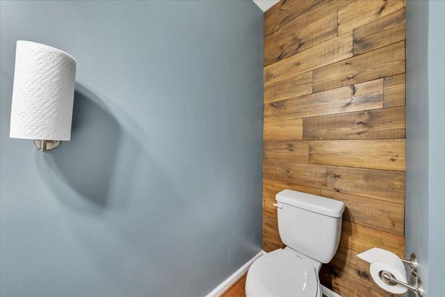 4323 Faircrest LN, Roanoke, VA 24018