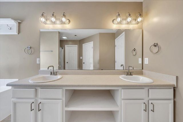 4323 Faircrest LN, Roanoke, VA 24018