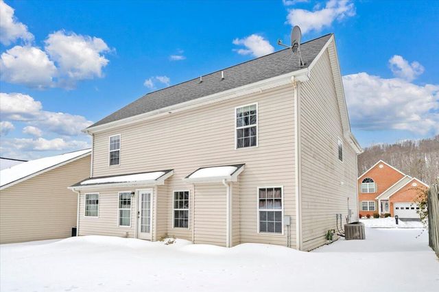 4323 Faircrest LN, Roanoke, VA 24018