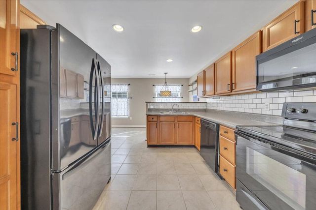 4323 Faircrest LN, Roanoke, VA 24018