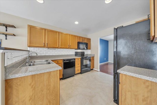 4323 Faircrest LN, Roanoke, VA 24018