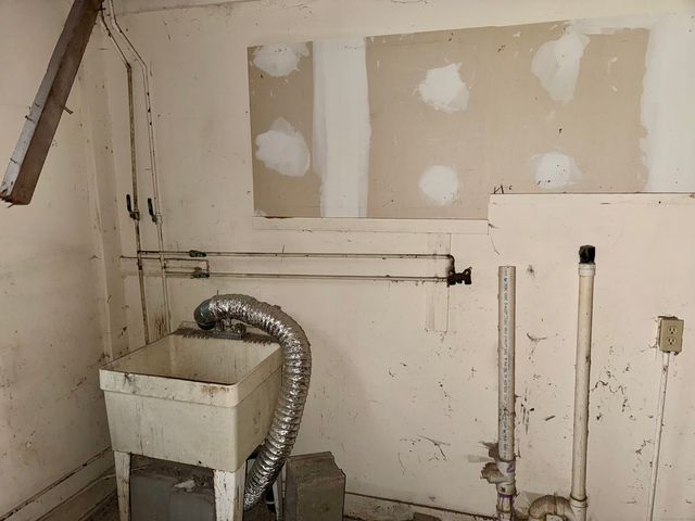 708 Hilliard Street, Manchester, CT 06040