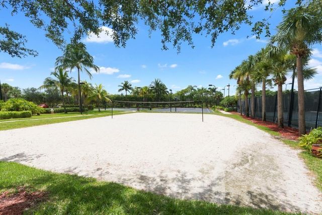 9855 Woolworth Court Court, Wellington, FL 33414