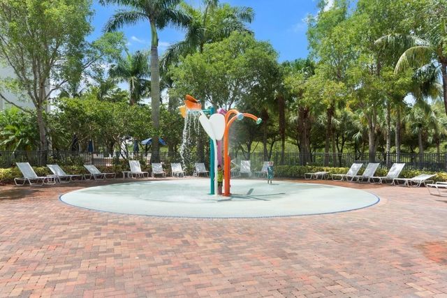 9855 Woolworth Court Court, Wellington, FL 33414