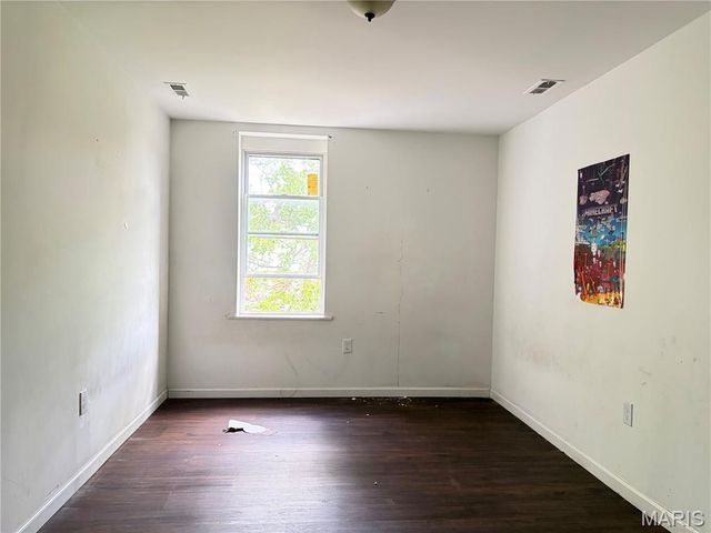 3710 Bamberger Avenue, St Louis, MO 63116