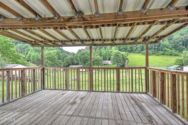 1117 Hunting Hill Road, Piney Flats, TN 37686