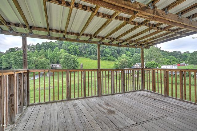 1117 Hunting Hill Road, Piney Flats, TN 37686