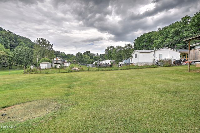 1117 Hunting Hill Road, Piney Flats, TN 37686