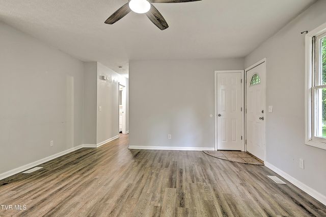 1117 Hunting Hill Road, Piney Flats, TN 37686
