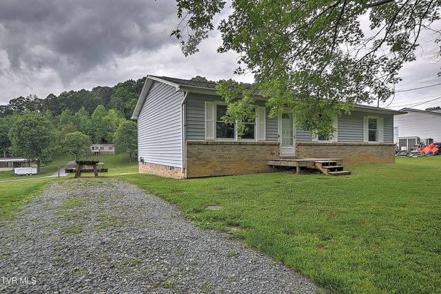 1117 Hunting Hill Road, Piney Flats, TN 37686