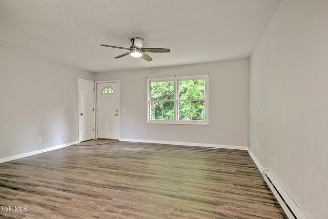 1117 Hunting Hill Road, Piney Flats, TN 37686