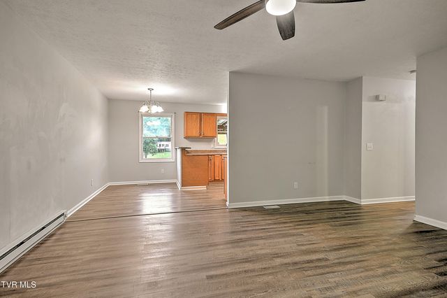 1117 Hunting Hill Road, Piney Flats, TN 37686