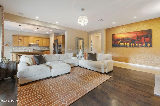 210 W NEW DAWN Drive, Chandler, AZ 85248